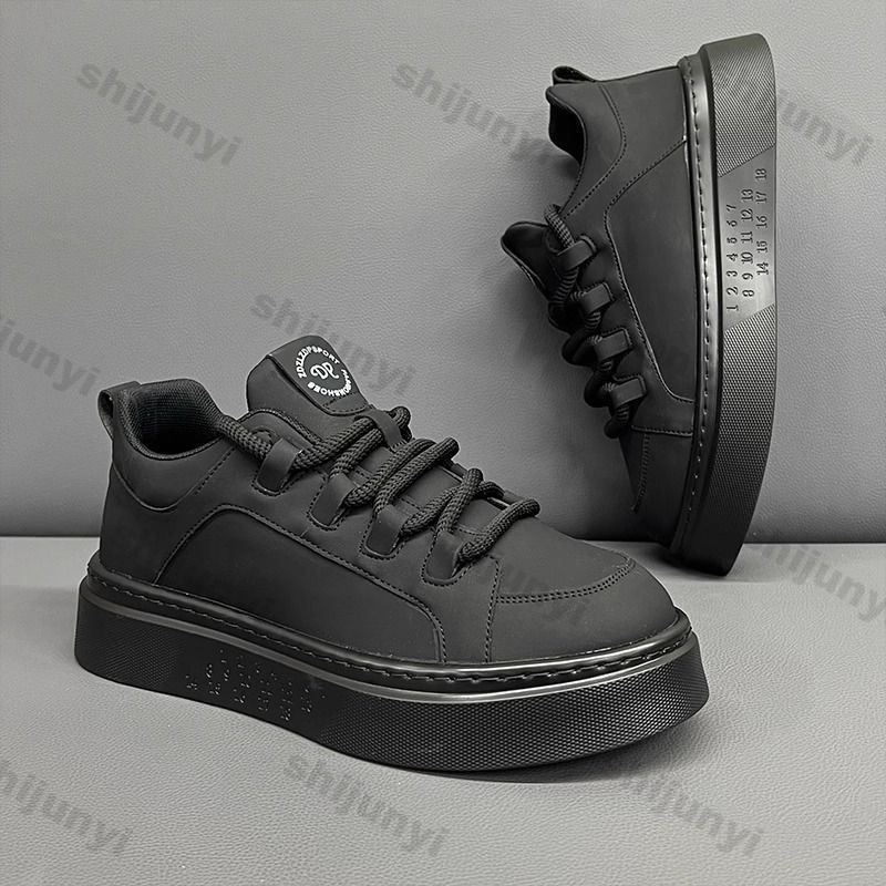 Men's White Sports Shoes 2025  - Mens Fashion Autumn 2025 评论和价格